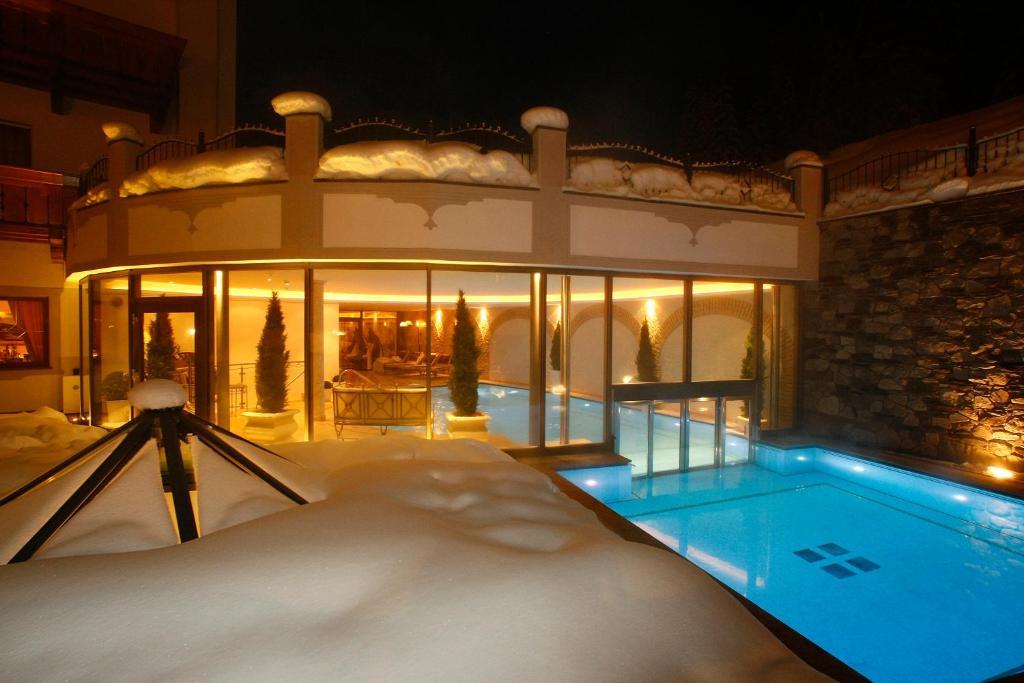 Savoy Dolomites Luxury & Spa Hotel Selva di Val Gardena Exterior photo