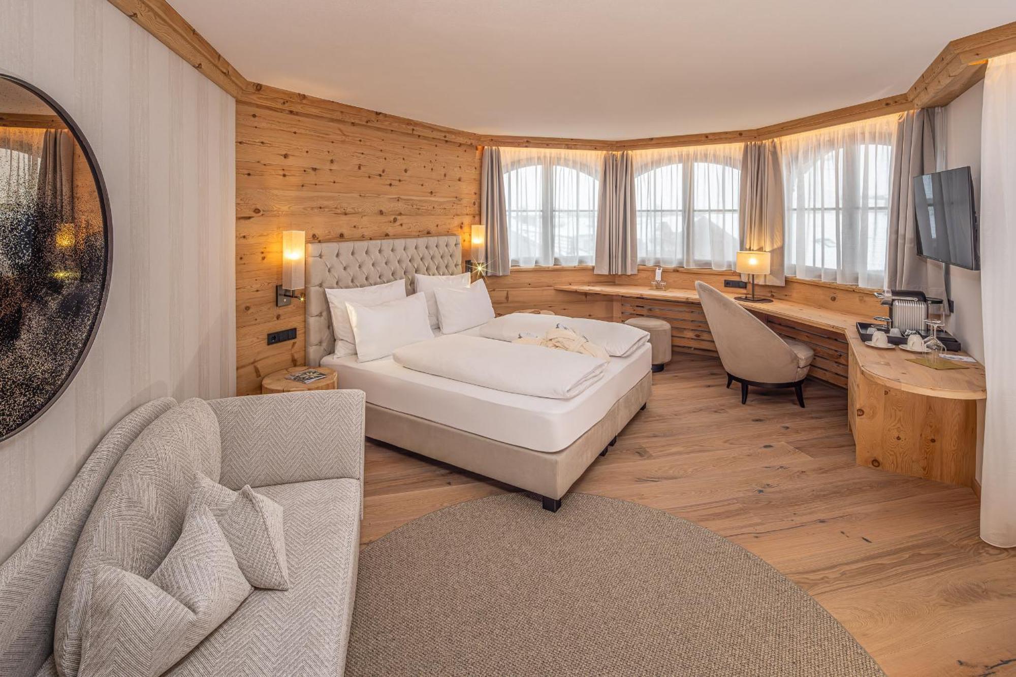 Savoy Dolomites Luxury & Spa Hotel Selva di Val Gardena Exterior photo