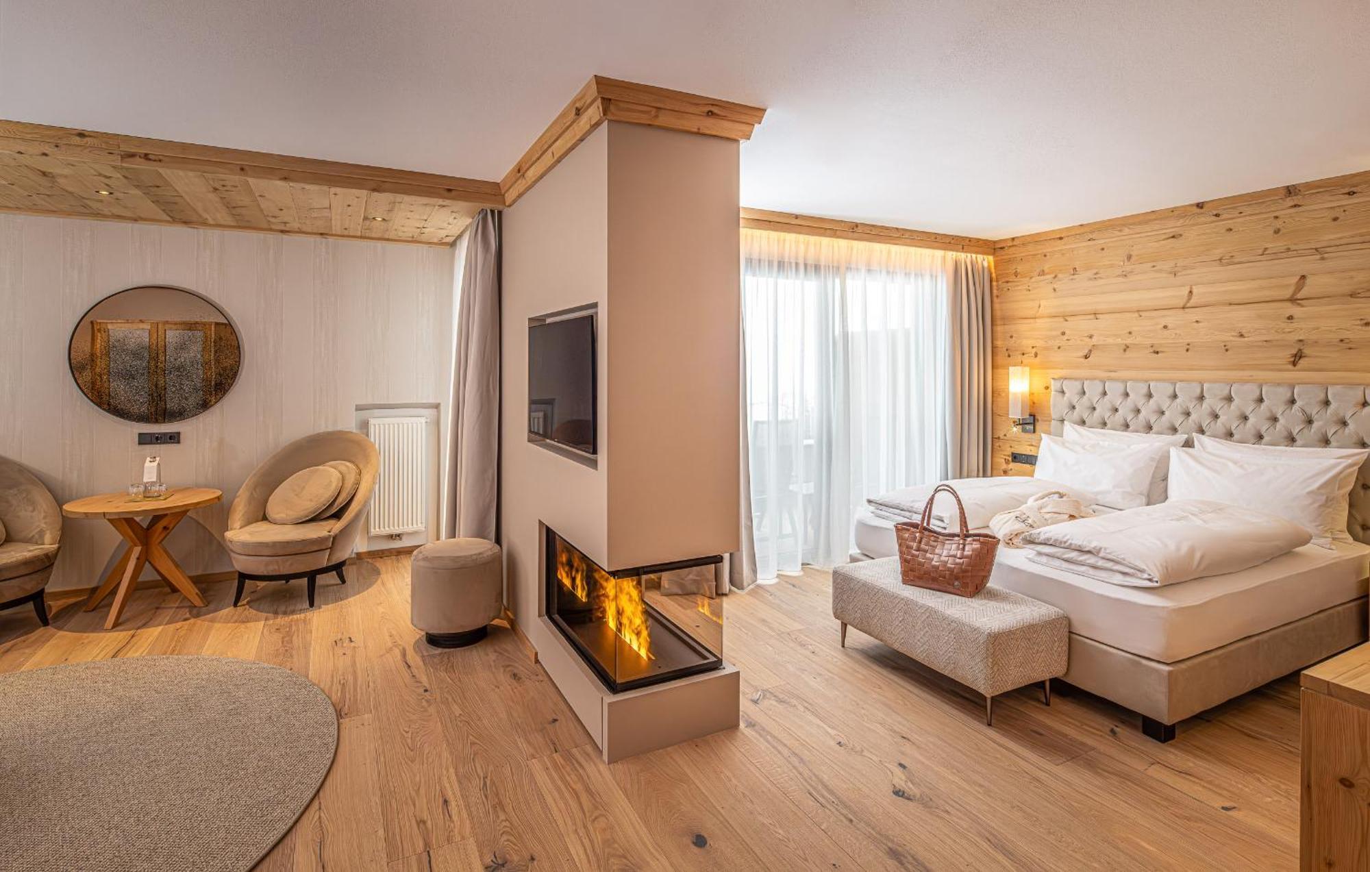 Savoy Dolomites Luxury & Spa Hotel Selva di Val Gardena Exterior photo