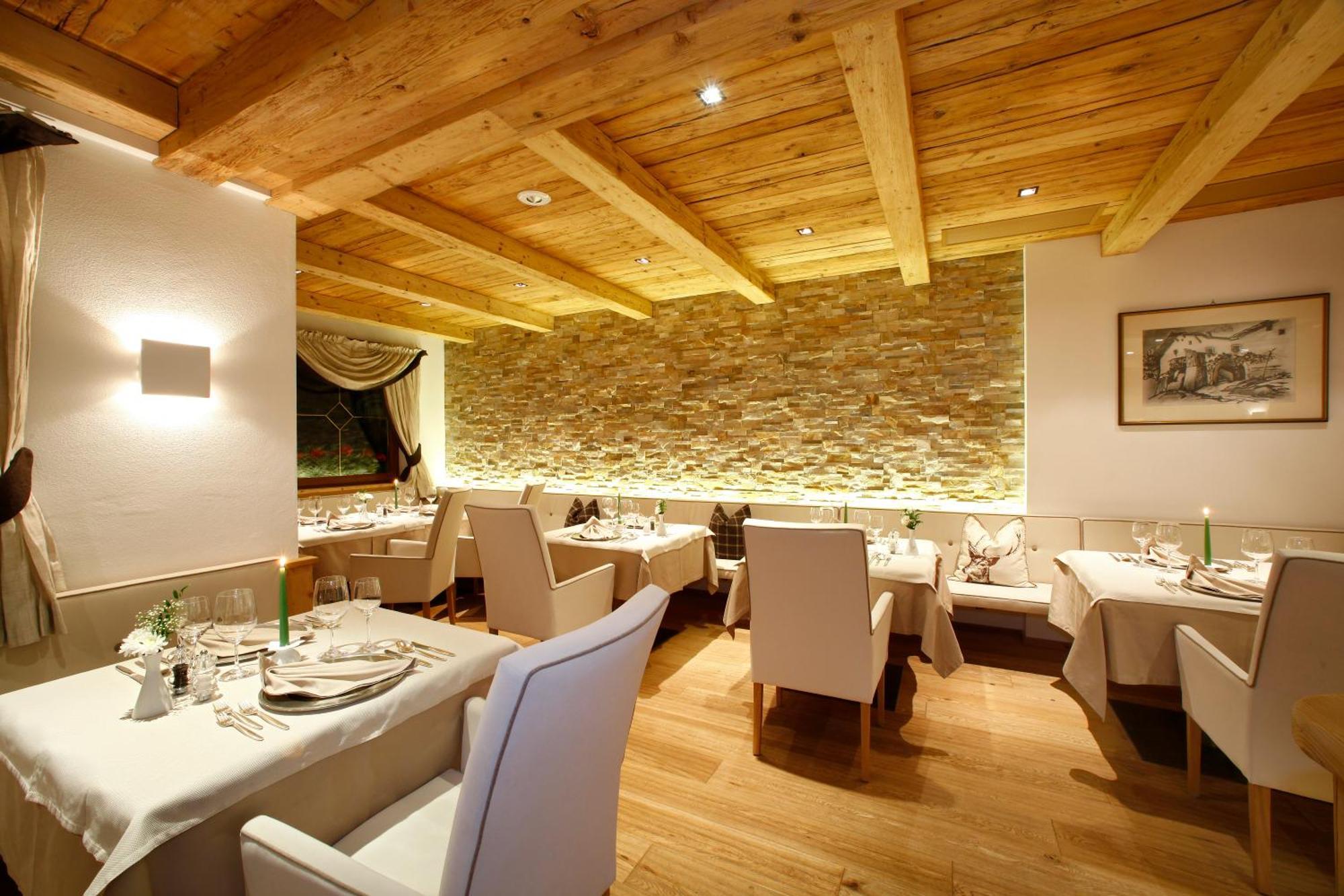 Savoy Dolomites Luxury & Spa Hotel Selva di Val Gardena Exterior photo