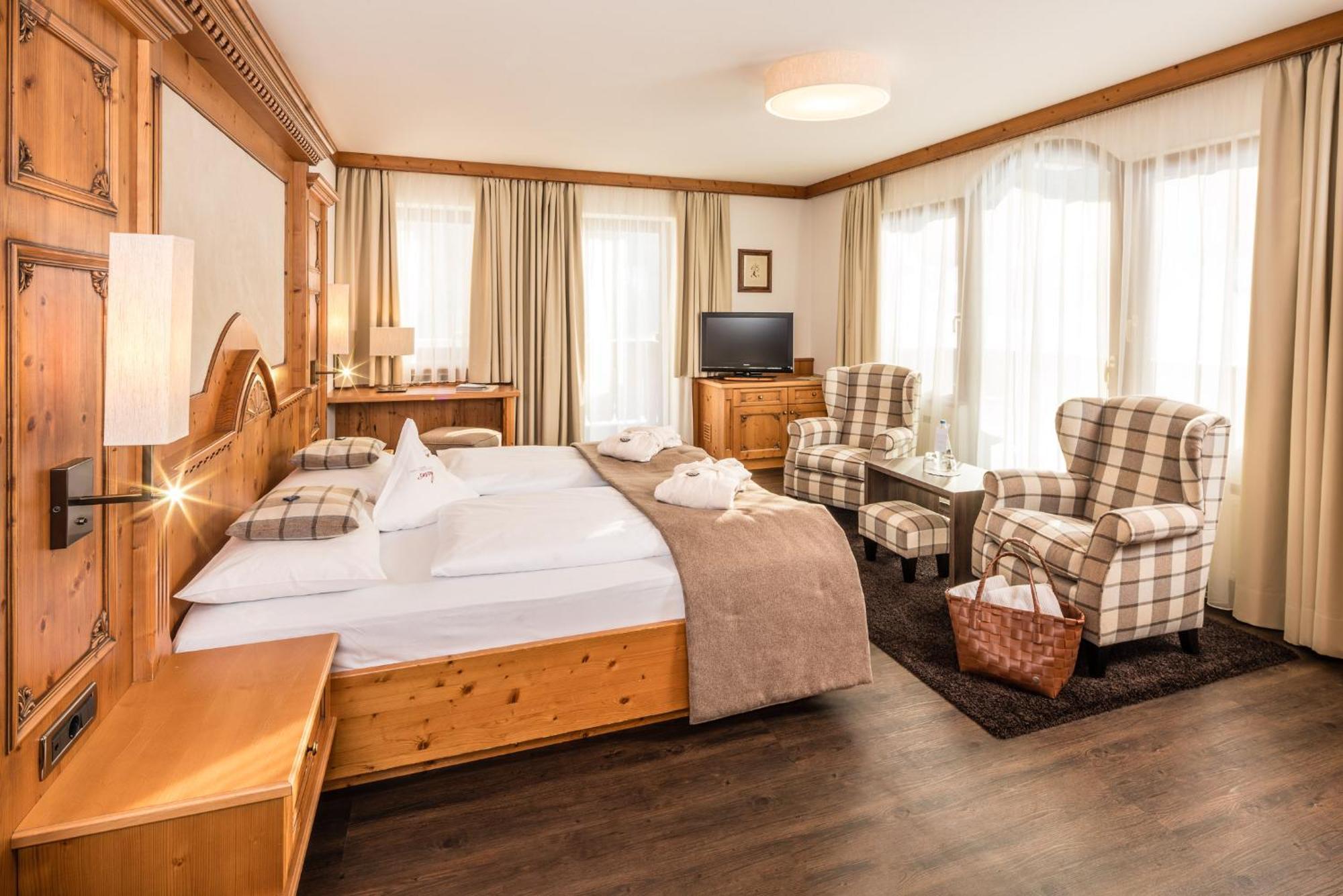 Savoy Dolomites Luxury & Spa Hotel Selva di Val Gardena Exterior photo