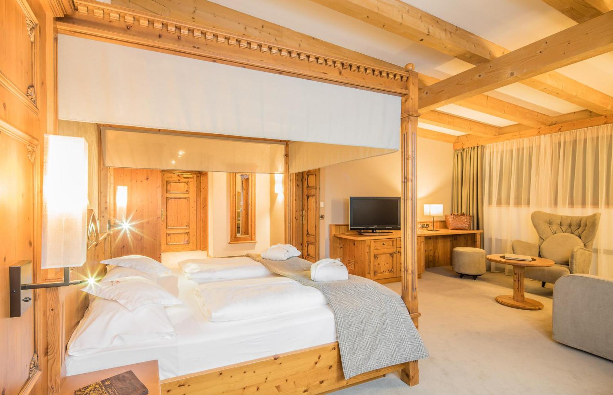 Savoy Dolomites Luxury & Spa Hotel Selva di Val Gardena Exterior photo