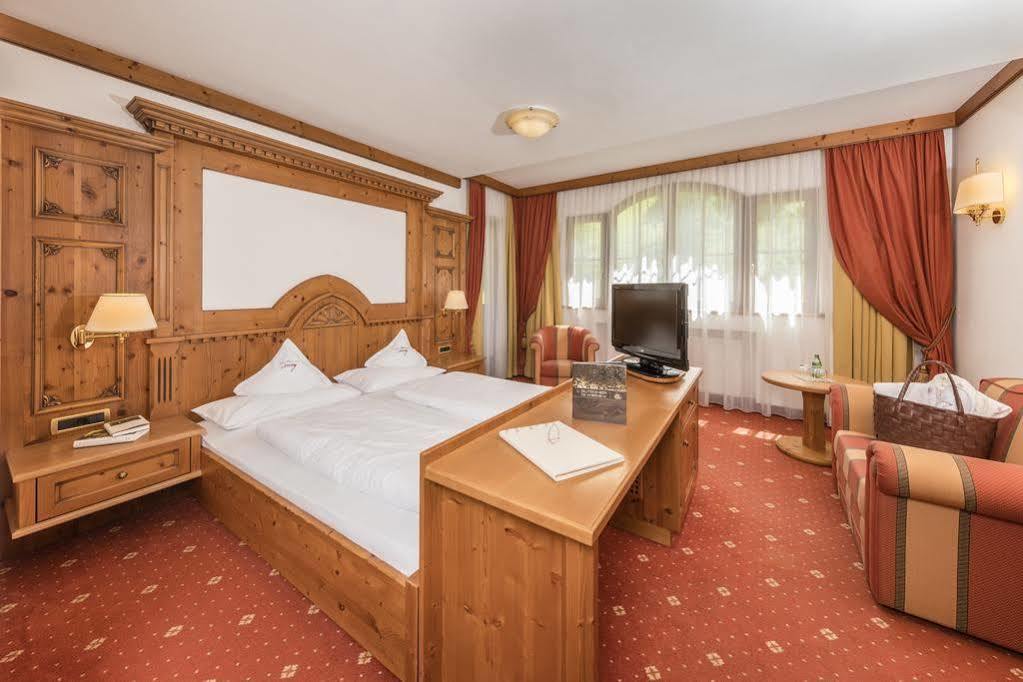 Savoy Dolomites Luxury & Spa Hotel Selva di Val Gardena Exterior photo